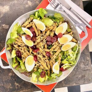 Saladona ao pesto com ovo